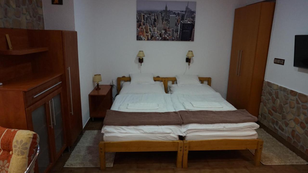 Chloe Apartman Szigetvar Luaran gambar