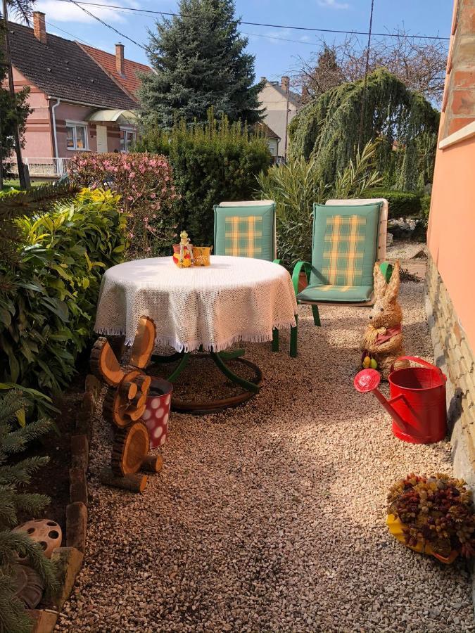 Chloe Apartman Szigetvar Luaran gambar
